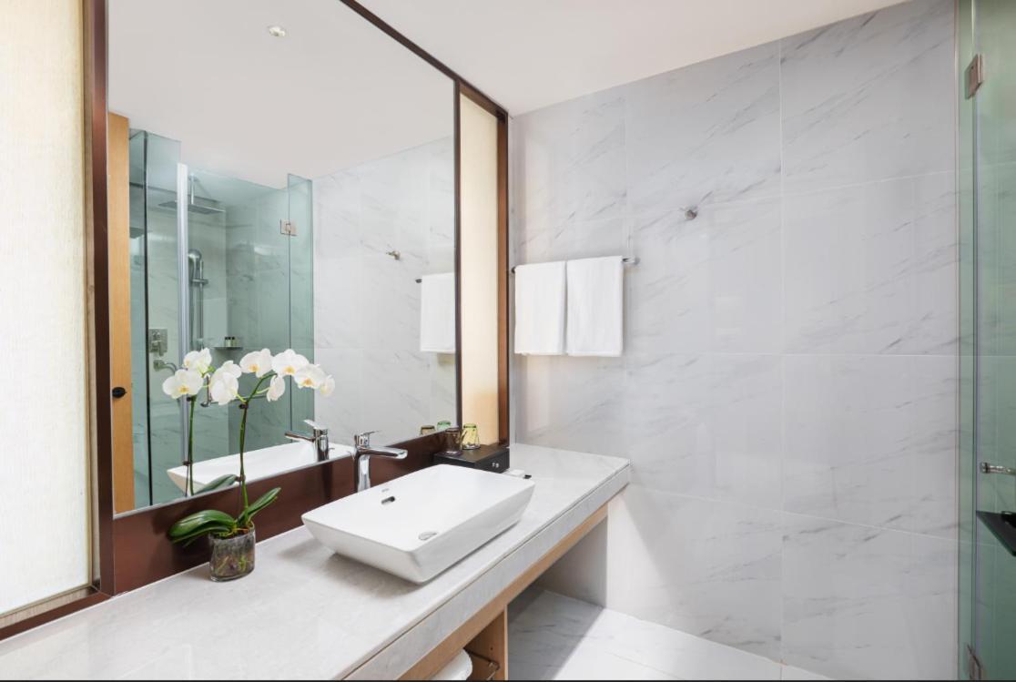 Metropark Hongqiao Hotel 5*