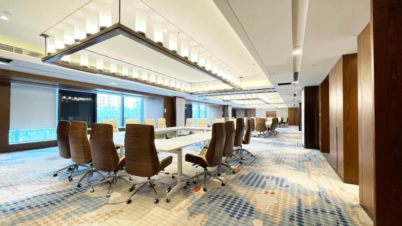 Metropark Hongqiao Hotel 5*